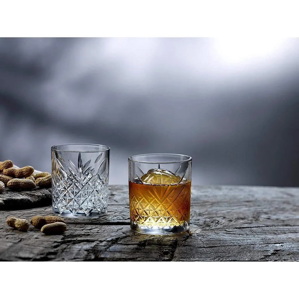 Pasabahce 52790 Whisky Glas Tumbler Timeless Im Kristall-Design, Höhe 9,6 Cm, 345 Ml, 4 Stück, Retro-Design 3 Pasabahce 52790 Whisky Glas Tumbler Timeless Im Kristall-Design, Höhe 9,6 Cm, 345 Ml, 4 Stück, Retro-Design – Bild 2