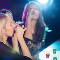 Relaxdays Tic Tac Toe Trinkspiel XL 11 Relaxdays Tic Tac Toe Trinkspiel XL -Optimal Weinglas Geschäft d36563ff6f226b0c5911e902414cd3ad