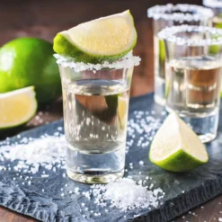 Shotgläser Set 12 Gläser Inklusive Ausgießhilfe -Optimal Weinglas Geschäft d5489ecfcbf179099ce0ff65c8561628